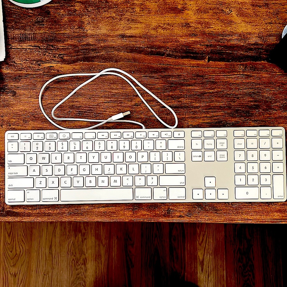 Apple Wired Keyboard
